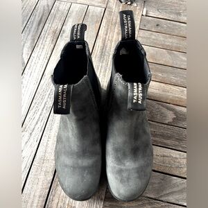 Leather Blundstone Women’s Hightop Boots.